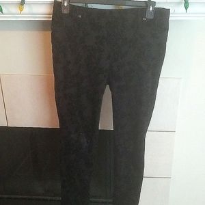 Pull on legging black with a velvety feel